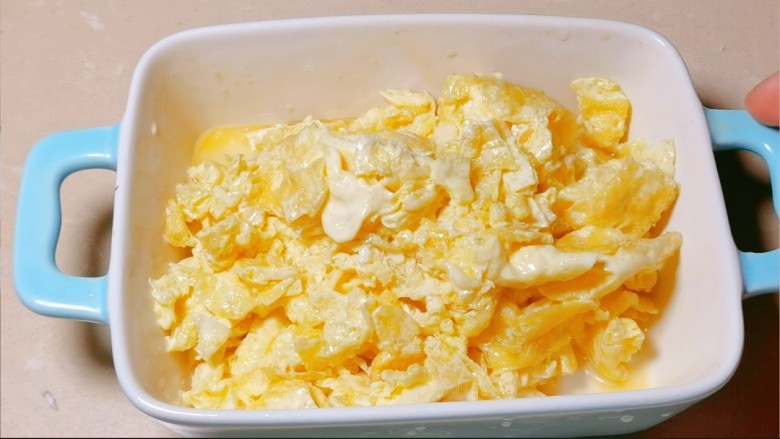 低脂减脂不长胖，青椒炒蛋脆绿关键～记得这个步骤加点盐,炒成鸡蛋花