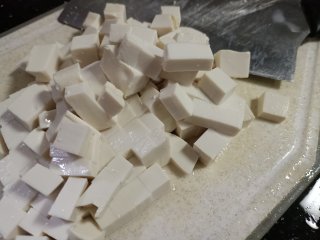 豆腐包子,豆腐切小丁