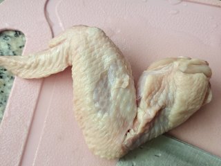 奥尔良烤翅（家庭版）,鸡翅洗净