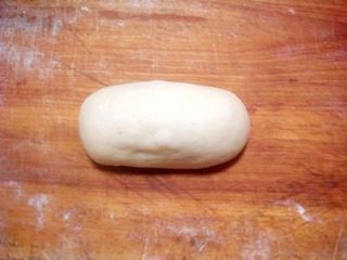佛手豆沙面包,搓成长形状