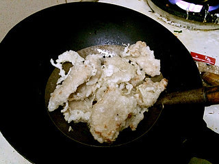 老东北锅包肉,这是第一次炸好的锅包肉，这次的锅包肉没有熟透