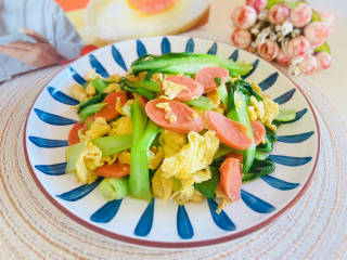 火腿青菜炒鸡蛋,火腿青菜炒鸡蛋，一道营养美味的家常菜