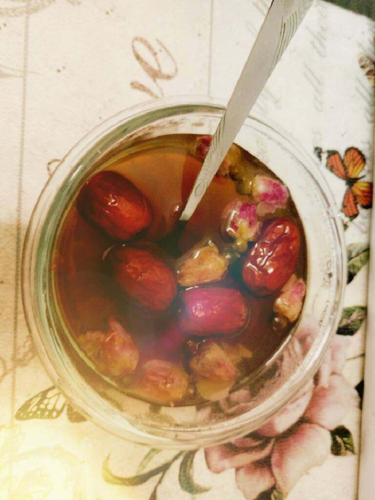 红枣玫瑰养生茶🌹,待凉温温的喝起来最好，很香又养颜