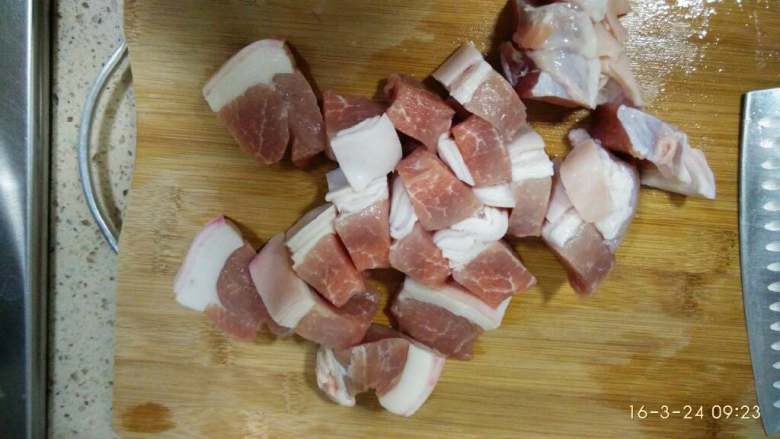 红烧肉～高压锅做法,肉切大块