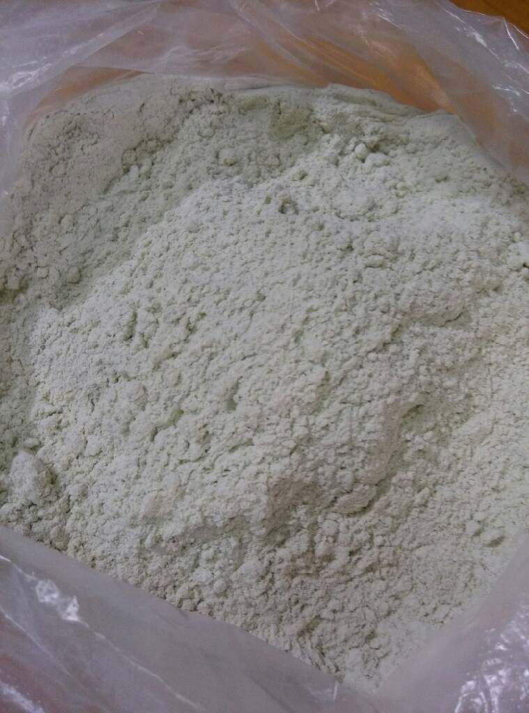 地方菜  潮汕朴籽粿,这是市场上现成的朴籽粉(白中带青，而且带着朴籽叶的清香味)