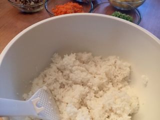 芝士饭团,米饭焖熟放凉