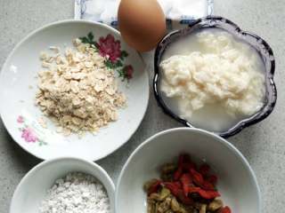 蛋奶醪糟燕麦粥#健康美颜餐#,准备好所有材料