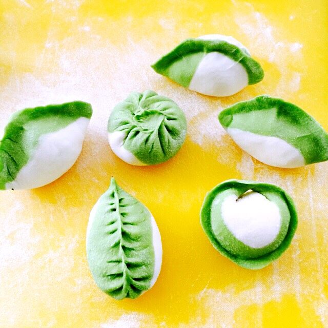 翡翠白玉海鲜韭菜饺子#春意绿#,漂亮吧、不同的包法