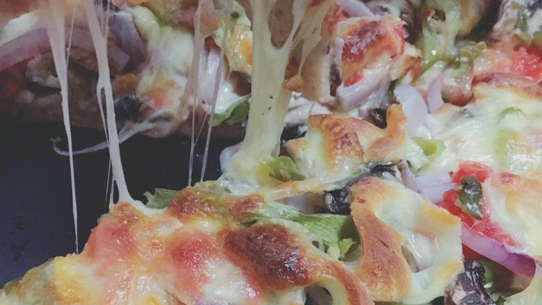蔬菜披萨,拉个丝，好吃，就是会胖。。。