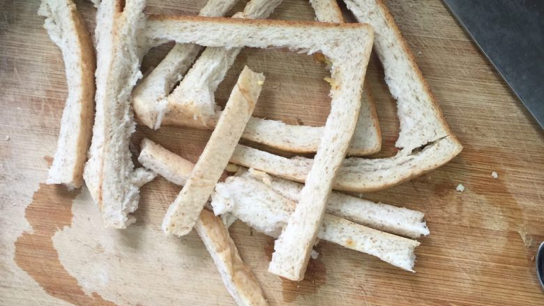 香煎面包金字塔🍞,收集好边角料面包