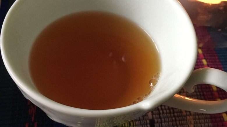 多功能水果红茶,成品就是这样，可以加点蜂蜜。
放了益母草红糖的就不要放蜂蜜了。