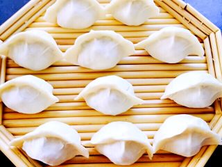 西葫芦海米饺子#有个故事#,饺子包好了……
