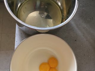 芒果奶油卷,蛋清蛋黄分离