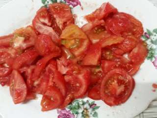 番茄酱（自制）,切块，放入料理机打碎。