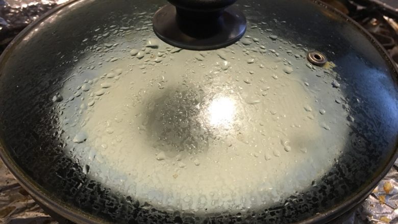 芒果糯米糍,开水中火蒸25分钟，用筷子搅拌中间看看有没有流，如有就在蒸会。