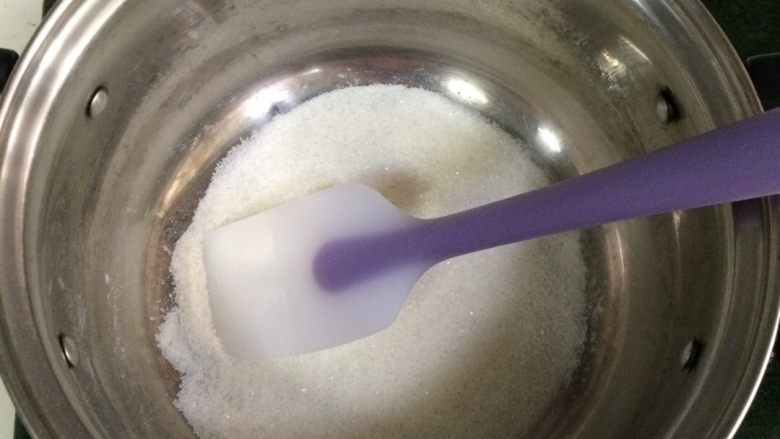椰奶小方,用刮刀搅拌均匀。
