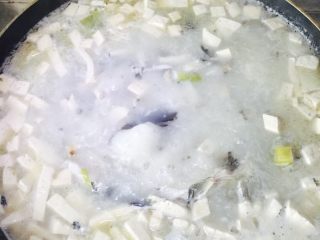 鲫鱼汤,家豆腐