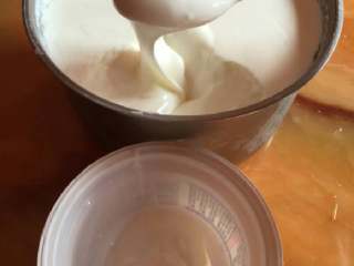 自制酸奶,10小时后川秀酸奶做好了