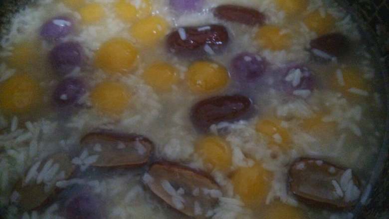 彩色小汤圆,紫薯的做法和南瓜一样