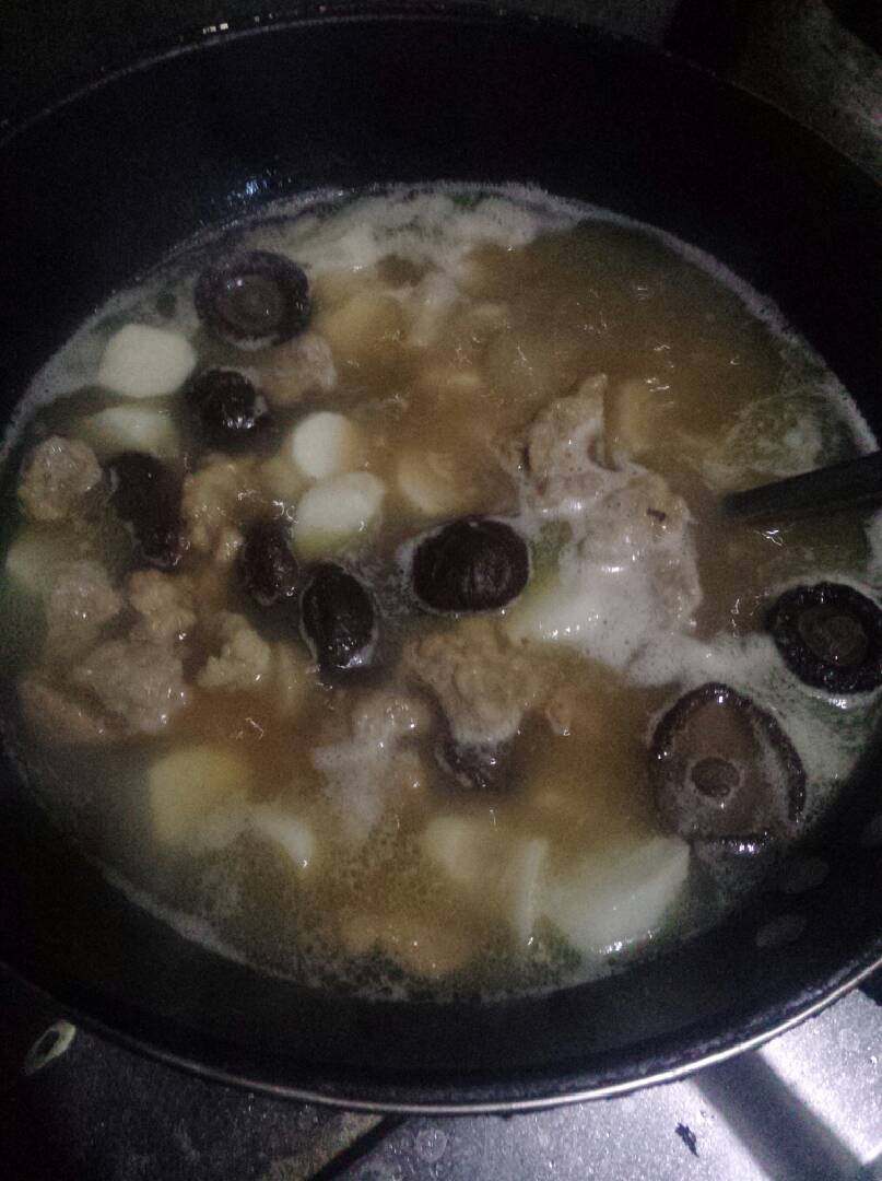 山药香菇滑肉汤