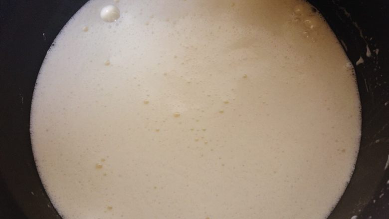 冰淇淋（无奶油版）,把混合均匀的奶糊重新倒入奶锅