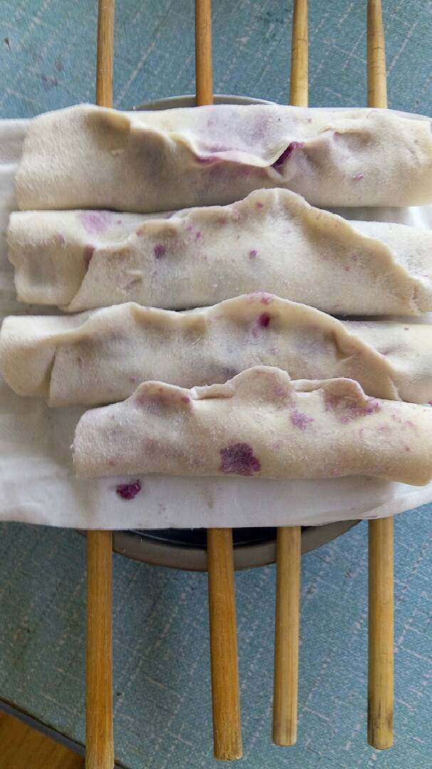 微波炉美食之紫薯卷卷,出锅，飘香中。不说废话了，吃！