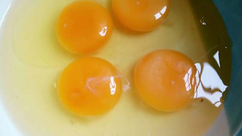 哈密瓜&香滑双皮奶,冰箱取蛋，小心开壳！