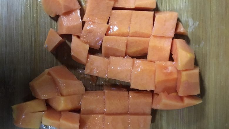 水果沙拉2,切成小块