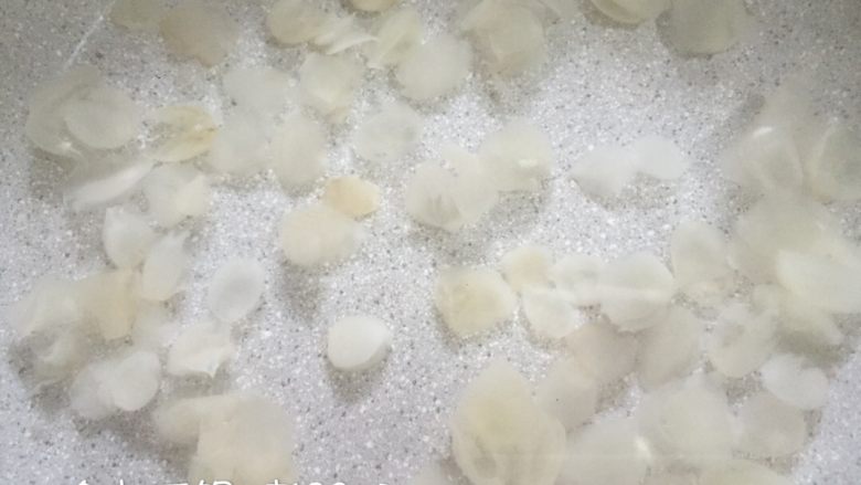 西柚芒果雪燕捞,冷水下锅 可以用泡米的水直接煮
