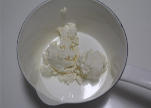 【乳酪香草冰激凌】最治愈的冰激凌,马斯卡彭室温软化。