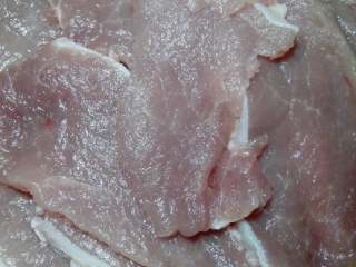 “锅包肉”绅士私房菜,里脊肉切成宽3厘米厚一厘米的薄片