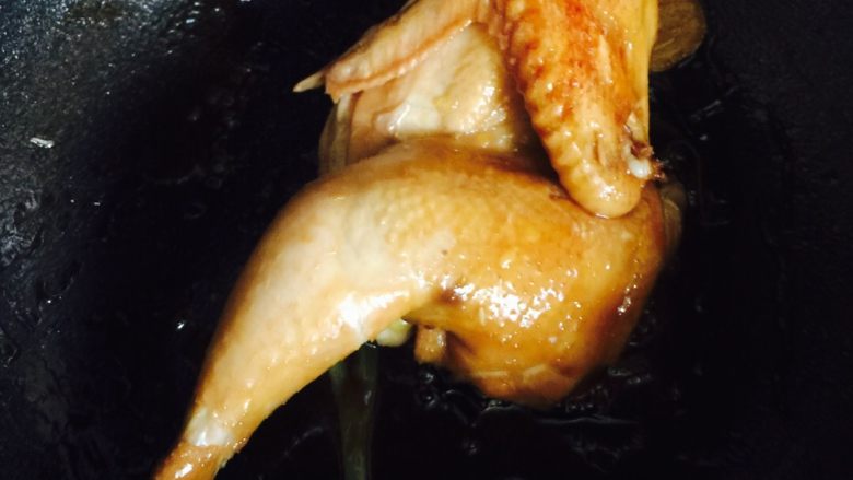 豉油焖鸡,直至烧干汁
