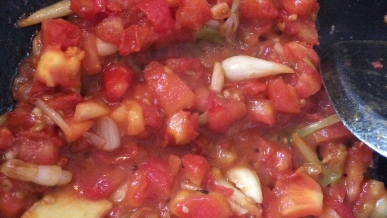 番茄䲝鱼#挑战鸡蛋的100种做法#,煮到烂时