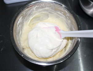 1:1比例做简单又浓郁的——冻芝士蛋糕 ,放入奶油奶酪里。