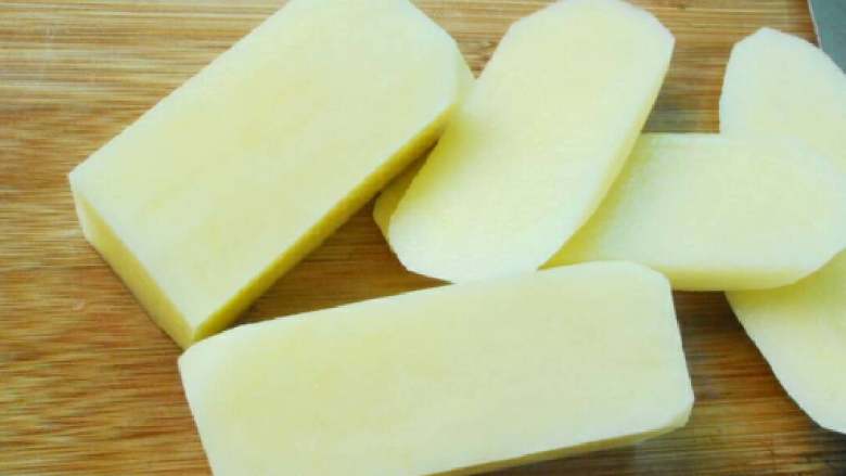 土豆多米诺,土豆削成长方形的或是正方形的