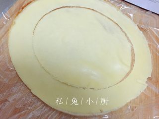 芒果红薯千层蛋糕（低卡低脂版）～,成功得到一个标准圆饼。