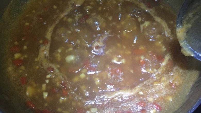 防癌美食∽自制苹果酱,边煮边去锅中的沫沫