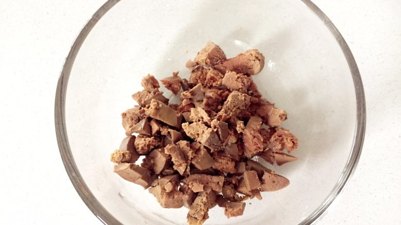 鸡肝芝麻小饼—换种口味，12M ,将鸡肝切细丁