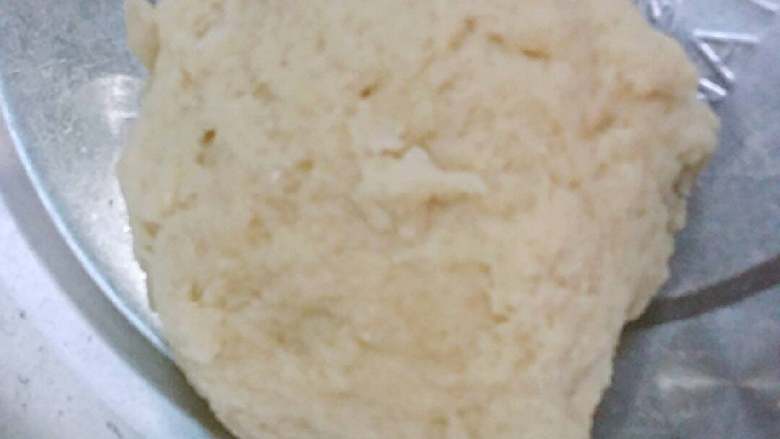 鲜肉月饼+#中秋食饼记#,和成柔软的水油皮酥面团