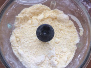 香醇浓郁——“乳酪塔,继续搅拌成湿润且均匀的小颗粒