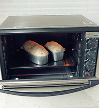 将面粉烤香了再做面包-熟粉核桃面包 ,放入烤箱，170度，20分钟烤焙；取出晾凉至手温后密封保存。