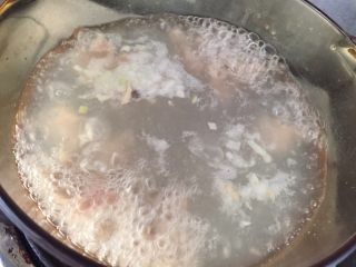 芙蓉鸡块～,加热至水第二次沸腾。