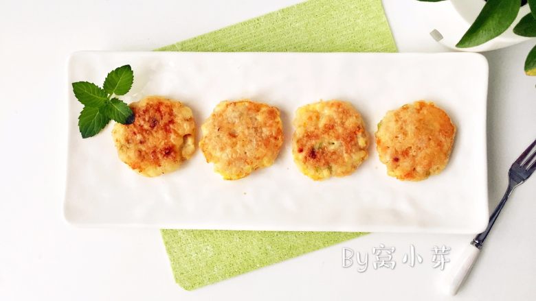 韩式豆腐饼—表层包裹蛋液，外酥里嫩,出锅