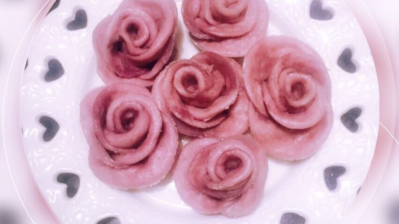 紫薯玫瑰花#有个故事#,漂亮的紫薯玫瑰花🌹祝天下有情人终成眷属🌹💞💏💕😘💓