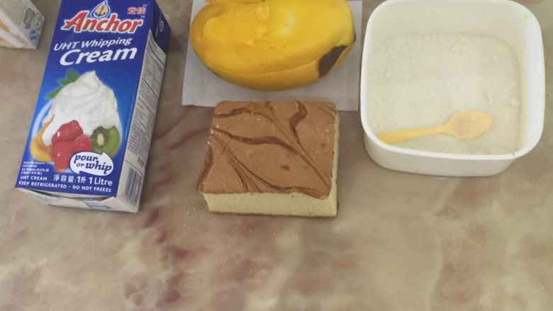 方形mini芒果蛋糕,全家福