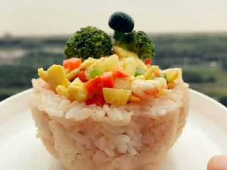 宝宝辅食：可以吃的米饭杯子,开始吃吧