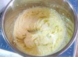 杏仁曲奇,打发好的黄油应该是细腻有光泽不会水油分离。