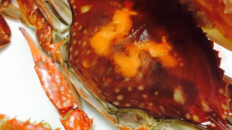 清蒸螃蟹#人民的美食#,这是一只软壳的螃蟹肥着呢😍