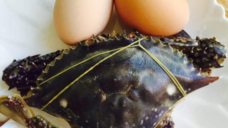 螃蟹蒸蛋#有个故事#,来个食材集体合照