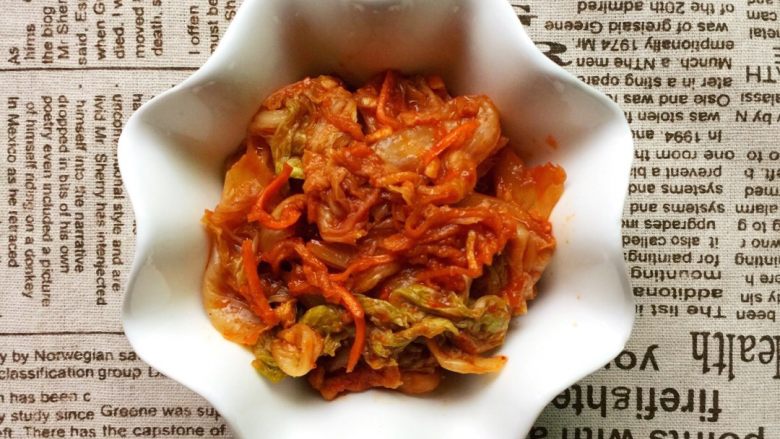 Diy 正宗韩国辣白菜,需要吃的时候，随时从冰箱拿出来装盘即可。